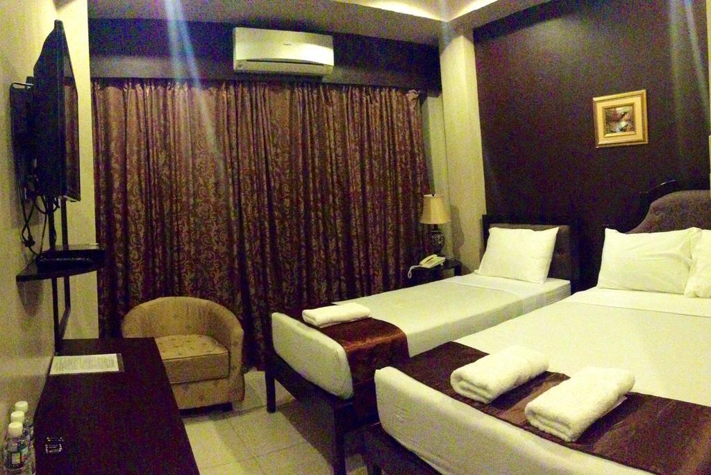 Peridot Suites Davao City Extérieur photo