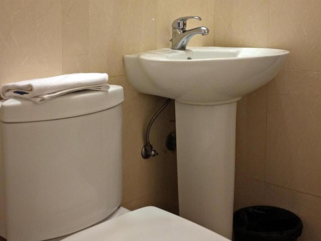 Peridot Suites Davao City Extérieur photo