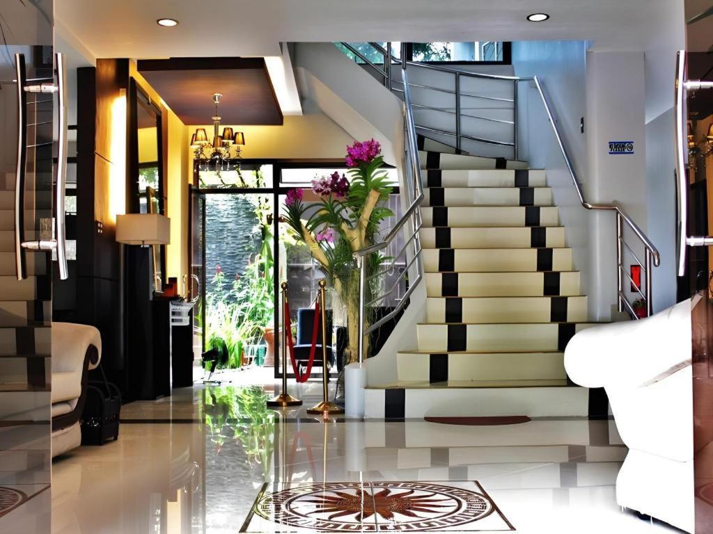 Peridot Suites Davao City Extérieur photo